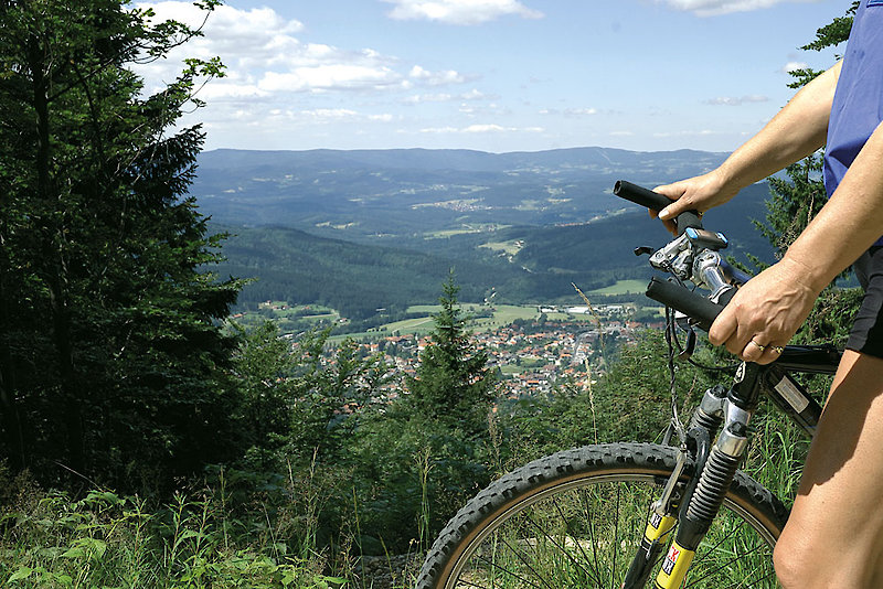 Radfahren in der herrlichen Natur in Bayern